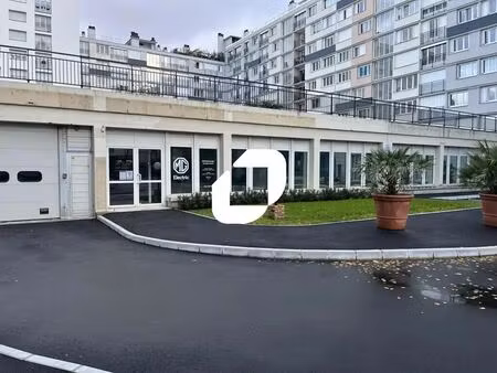 location entrepôt 5 100 m²