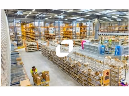 location entrepôt 18 765 m²