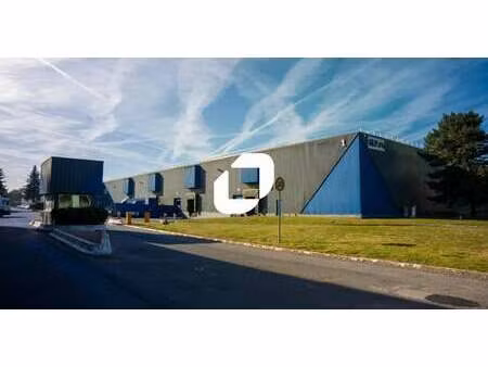 location entrepôt 9 210 m²