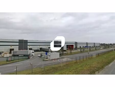 location entrepôt poitiers 86000 6000m² à 12679m²