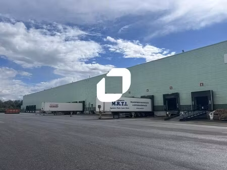 location entrepôt roissy en brie 77680 9209m²