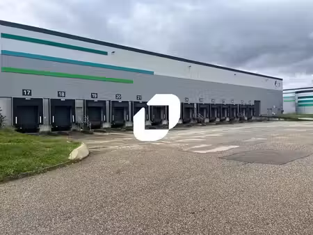 location entrepôt 10124m²
