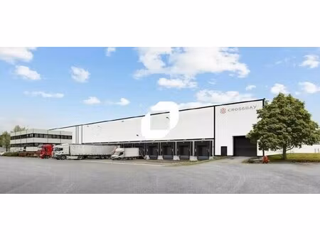 location local d'activités 15 800 m²