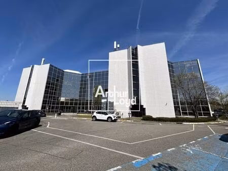 location bureaux 70 m² à 1 385 m²