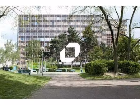 location bureaux 42 m² à 1 897 m²