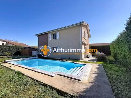 maison familiale 5 chambres avec piscine à meyrié