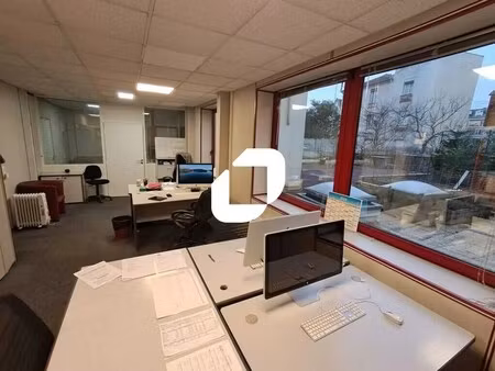 location bureaux 66 m²