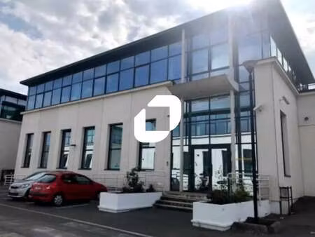 location bureaux 301 m²
