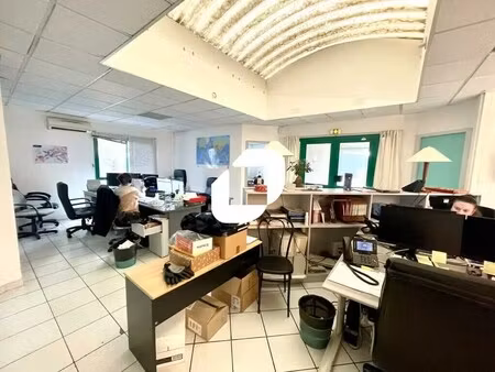 location bureaux 110 m²