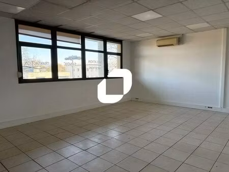 location bureaux 153 m² à 312 m²