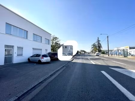 location bureaux 140 m²