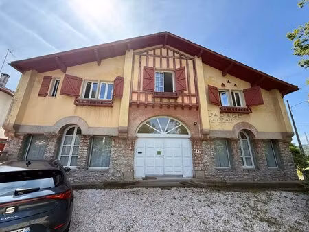 belle maison de ville avec jardin privé