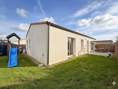 maison de 5 pièces de 104 m² à beauvoir-sur-mer