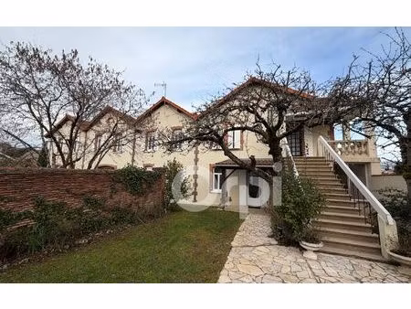 immeuble roumazières-loubert 620 m² t-16 à vendre  525 250 €