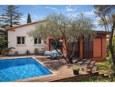 maison 9 pièces - 200 m²