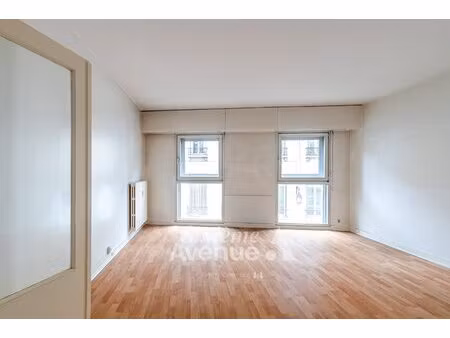 paris ive - proche place des vosges - ascenseur - cave