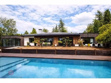 superbe villa contemporaine proche du lac de saint-ferréol