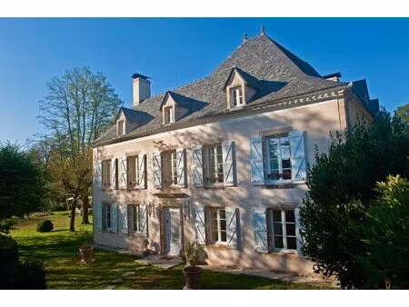 elegante et magnifique maison de maitre aux environs de figeac (lot)