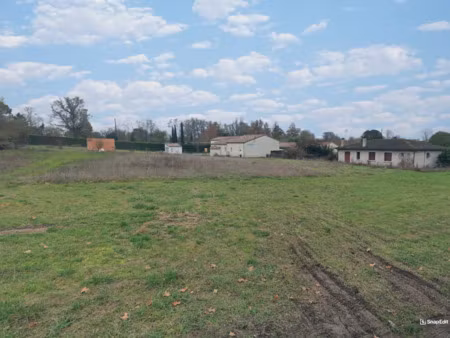 magnifique terrain sur lafox