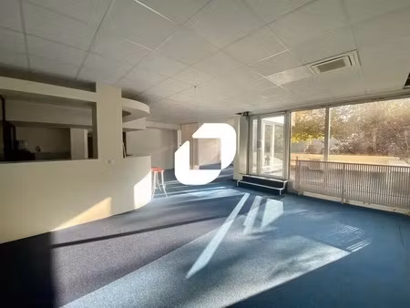 vente bureaux 831 m²