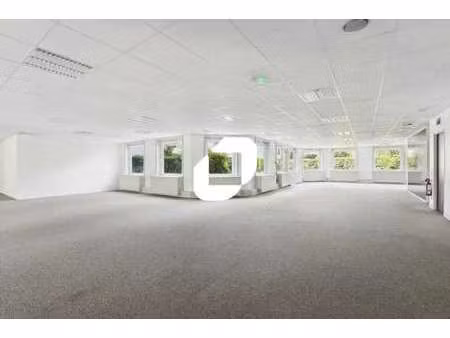 vente bureaux 303 m² à 374 m²