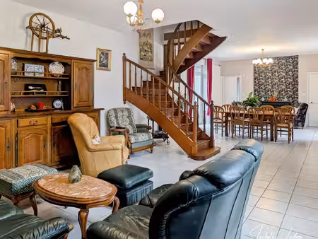 maison en pierre rénovée  188 m²  4 chambres