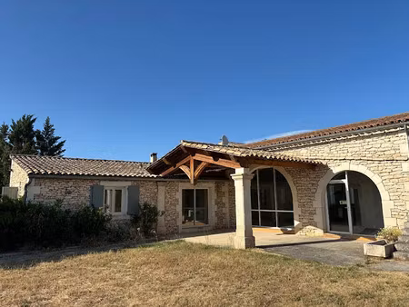 vente maison 4 pièces 184 m² à roussillon (84220)  689 000 €