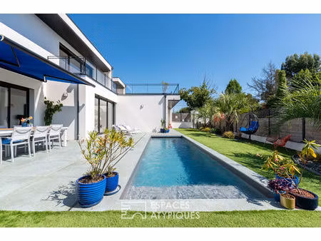 architecture contemporaine et prestations raffinées pour cette villa avec piscine - rennes