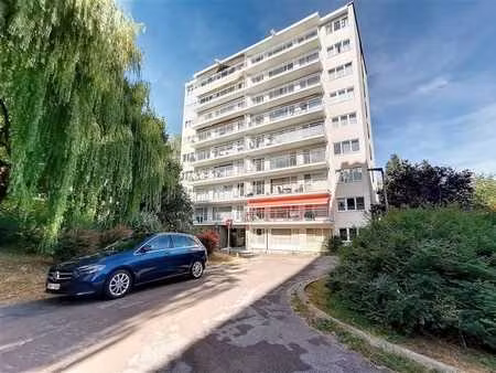 apt 1 ch de ± 50 m² au 6ème étage avec terrasse sud et cave!