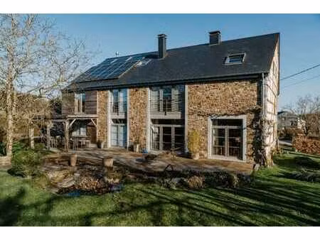 bâtisse de caractère avec 2 logements à fays-famenne