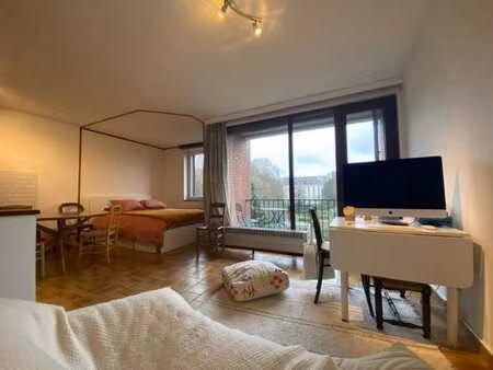 studio meublé avec terrasse