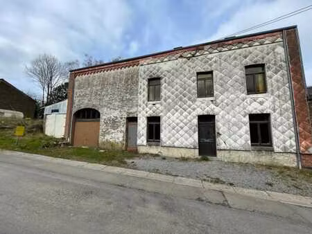 ancienne fermette avec jardin  cave et grange