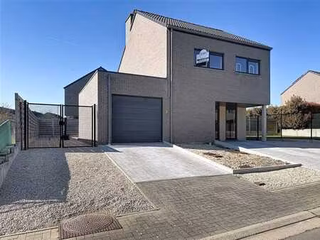 instapklare open bebouwing  garage  3 slpks en tuin  4a 63ca