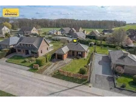 bungalow plain-pied  2 ch  garage et jardin. faire offre àpd