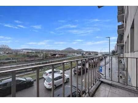 bel appartement 2 chambres avec garage et terrasse liege