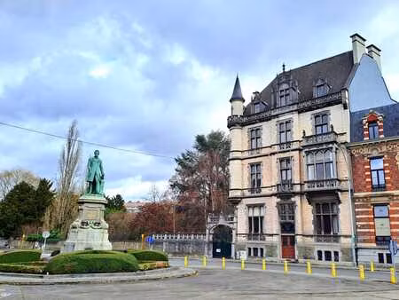 ancienne maison de maître avec conciergerie et parc