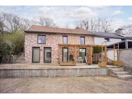 charmante maison actuellement divisée en 2 appartements