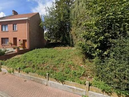 beau terrain à bâtir de 6 ares! 10 mètres de façade!