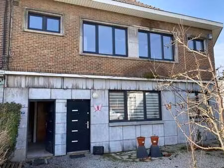 spacieux et lumineux appart 'duplex' de 3 chambres