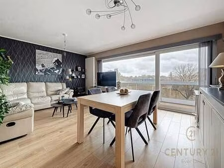 appartement rénové avec 2 chambres et 2 terrasses