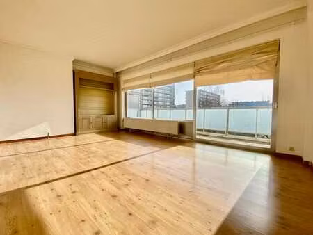 appartement 1 chambre ±60 m² avec balcon ensoleillé
