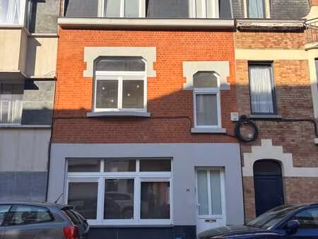 maison unifamiliale 4 chambres – entièrement rénovée