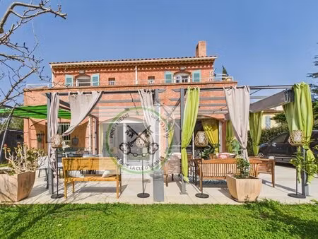 villa indépendante t5 saint aygulf dans un domaine prive avec piscine et tennis