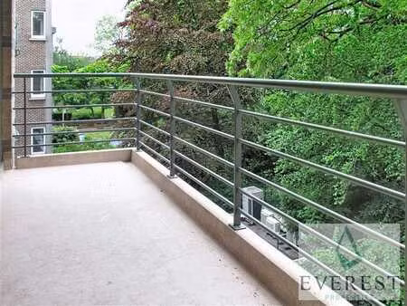 h.debroux! magnifique appartement meublé 3 chambres avec gra