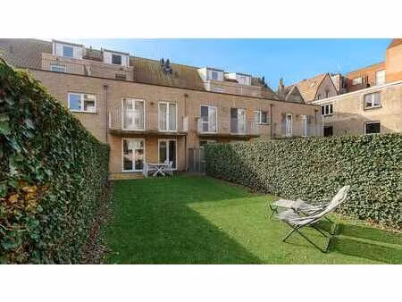 appartement lumineux au rez-de-chaussée avec grand jardin e