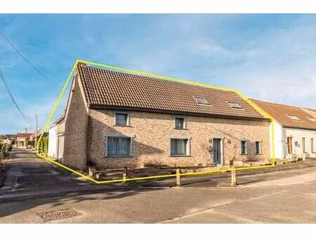 fermette à rénover avec 3 ch  dépendance et garage  avec po