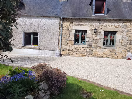 longère en pierre de pays  beau terrain arboré  au calme