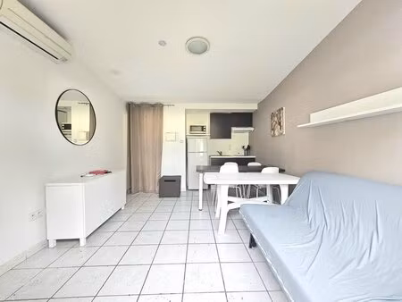 maison mitoyenne de 31 m2 dans une résidence de vacances en bord de mer  piscine à...