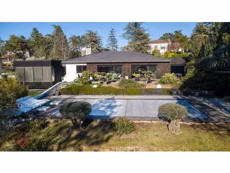 superbe villa contemporaine à proximité du lac de saint-ferréol