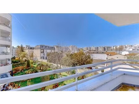 kremlin-bicêtre/ appartement 3 pièces avec balcon